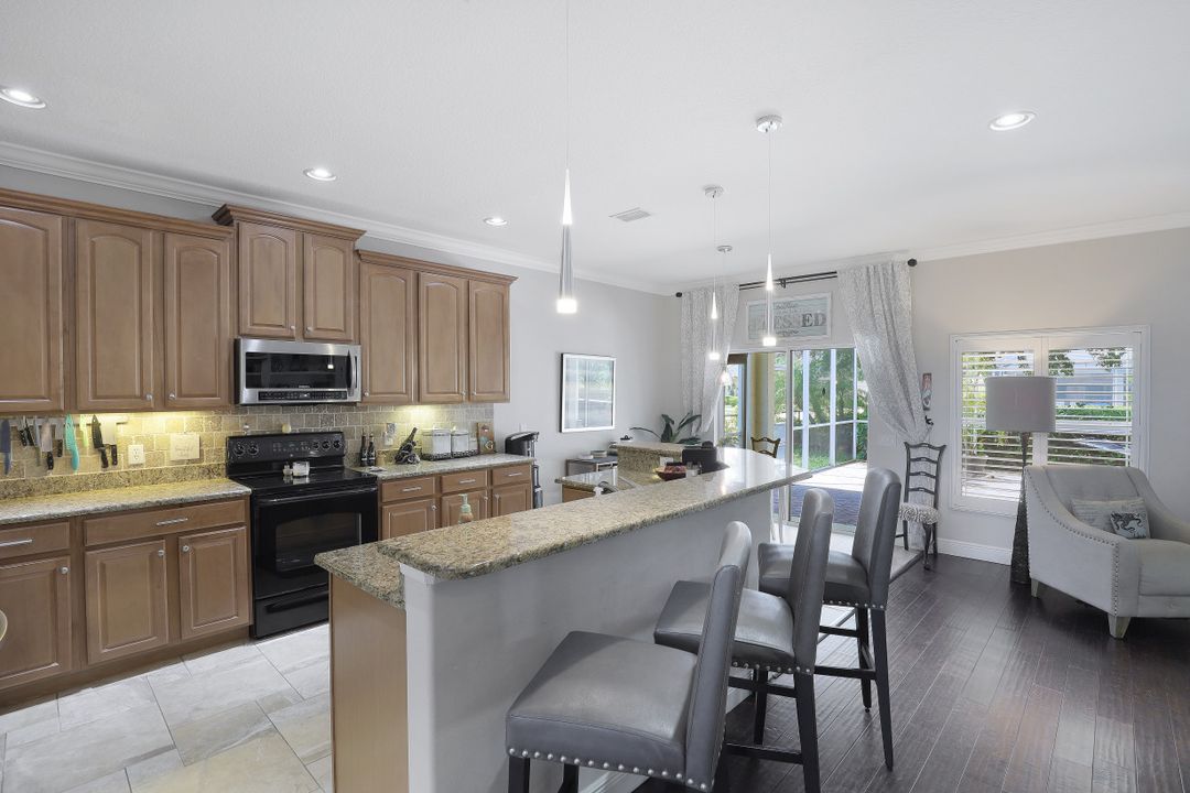 2545 Blackburn Cir, Cape Coral, FL 33991