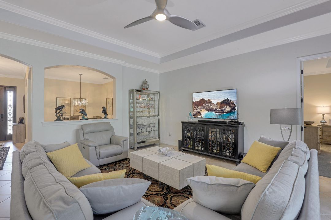 9336 Vercelli Ct, Naples, FL 34113