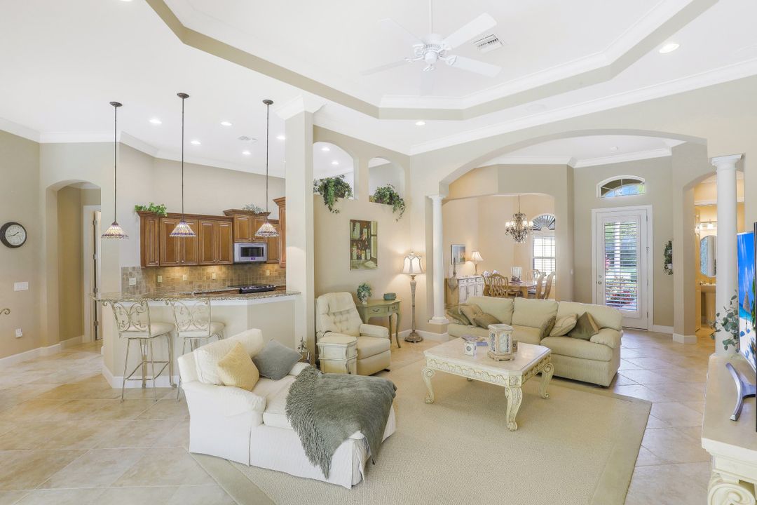 9359 Marble Stone Dr, Naples, FL 34120