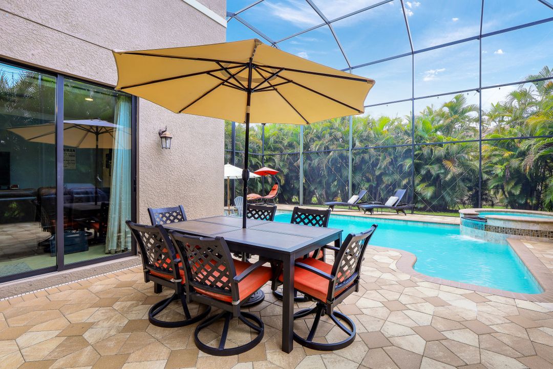 3342 Pacific Dr, Naples, FL 34119