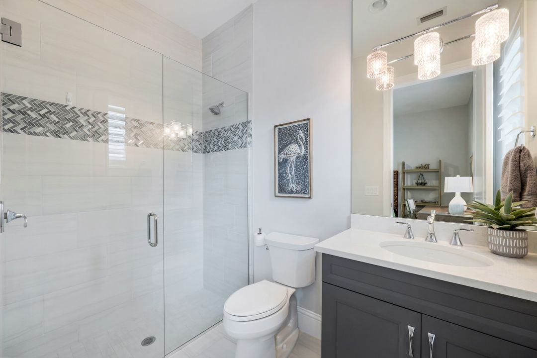 6231 Megans Bay Dr, Naples, FL 34112