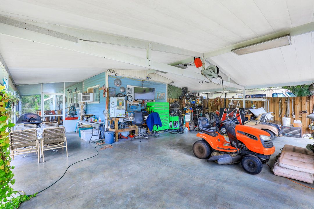 7905 Marx Dr, North Fort Myers, FL 33917