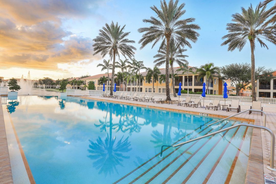 525 Avellino Isles Cir #33201, Naples, FL 34119