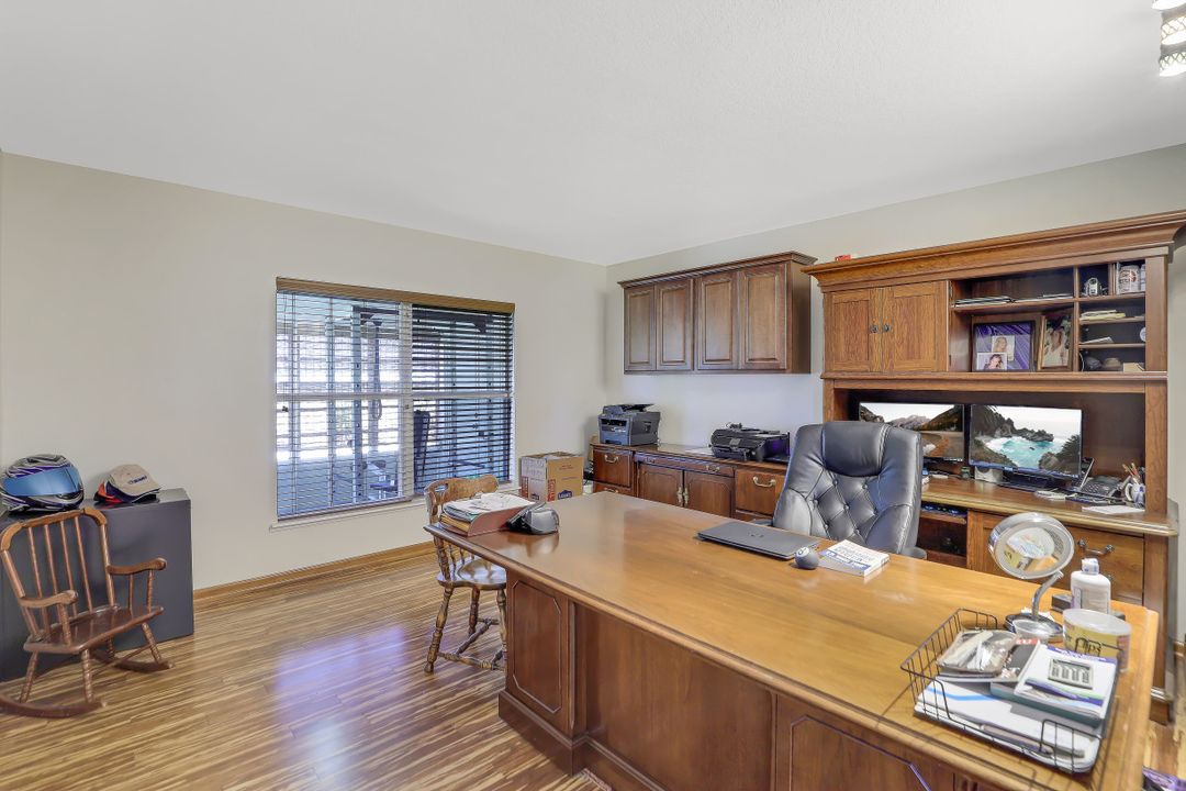 1220 NE 4th Pl, Cape Coral, FL 33909