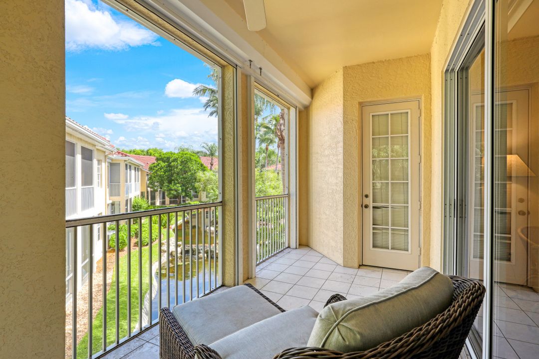 600 Lambiance Cir, Naples, FL 34108