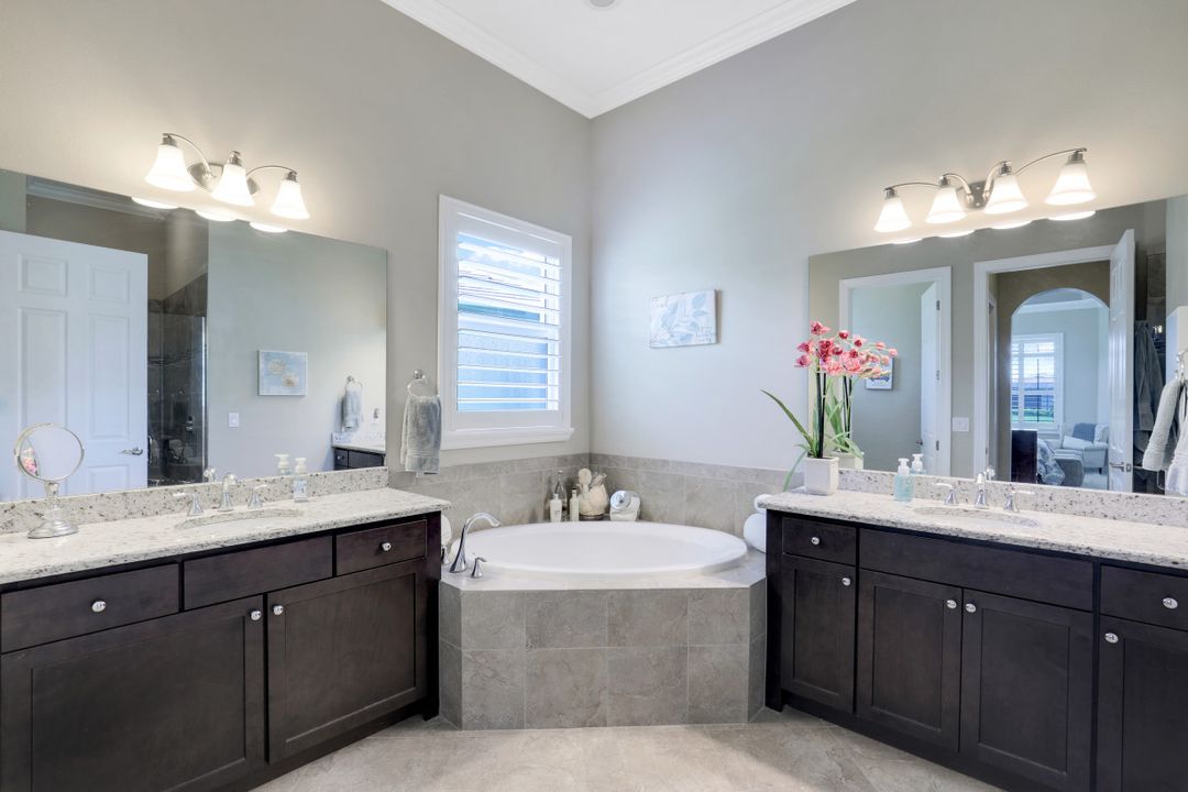 13853 Woodhaven Cir, Fort Myers, FL 33905