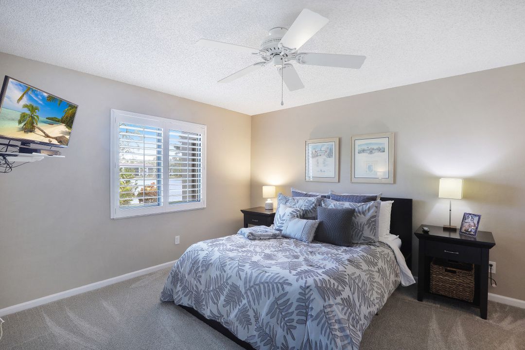 5792 Deauville Cir, Naples, FL 34112