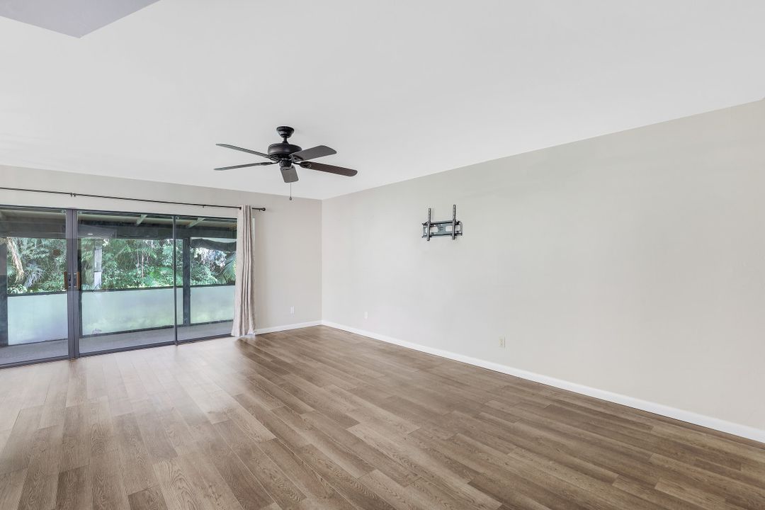 127 Forest Lakes Blvd, Naples, FL 34105