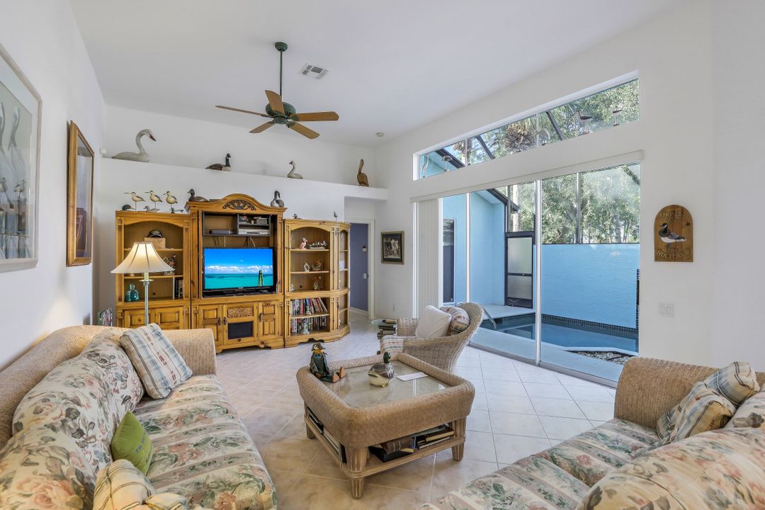 693 Mainsail Pl, Naples, FL 34110