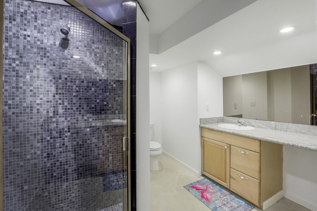 6262 Standing Oaks Ln, Naples, FL 34119