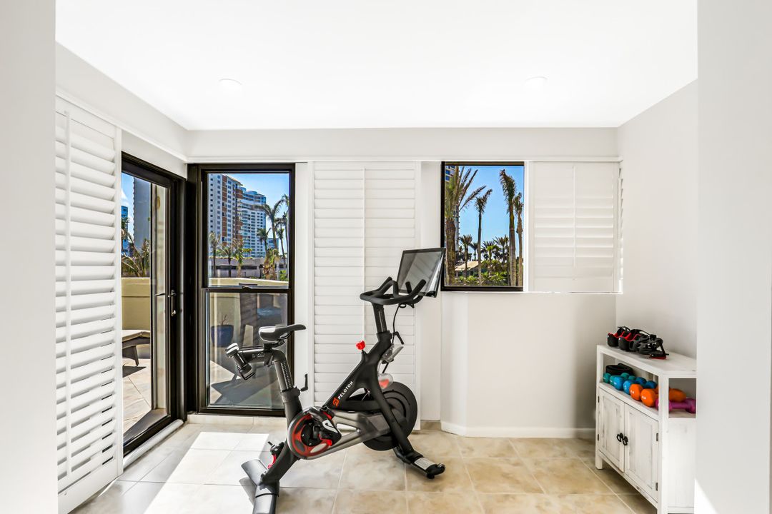 4401 Gulf Shore Blvd N #D-207, Naples, FL 34103