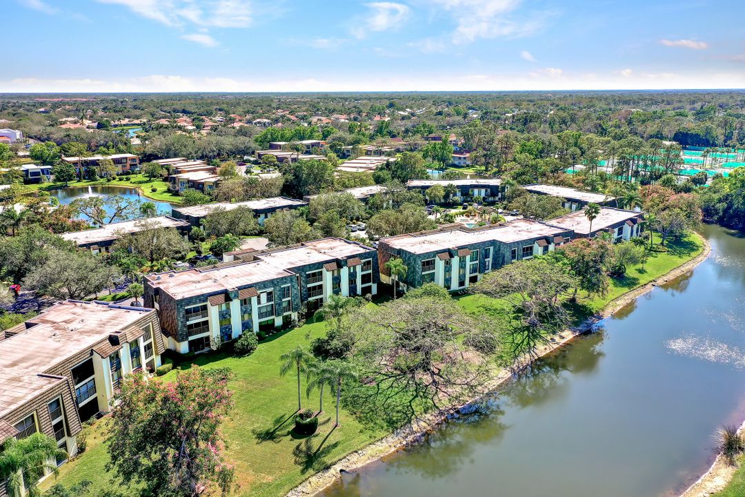 1617 Spoonbill Ln, Naples, FL 34105