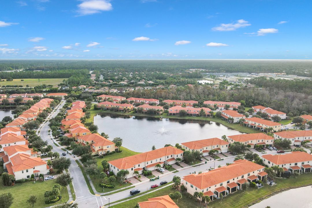 15571 Summit Pl Cir, Naples, FL 34119