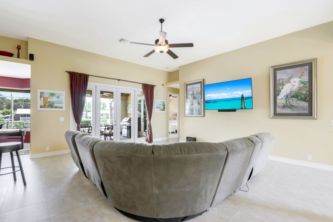 5267 Tiffany Ct, Cape Coral, FL 33904