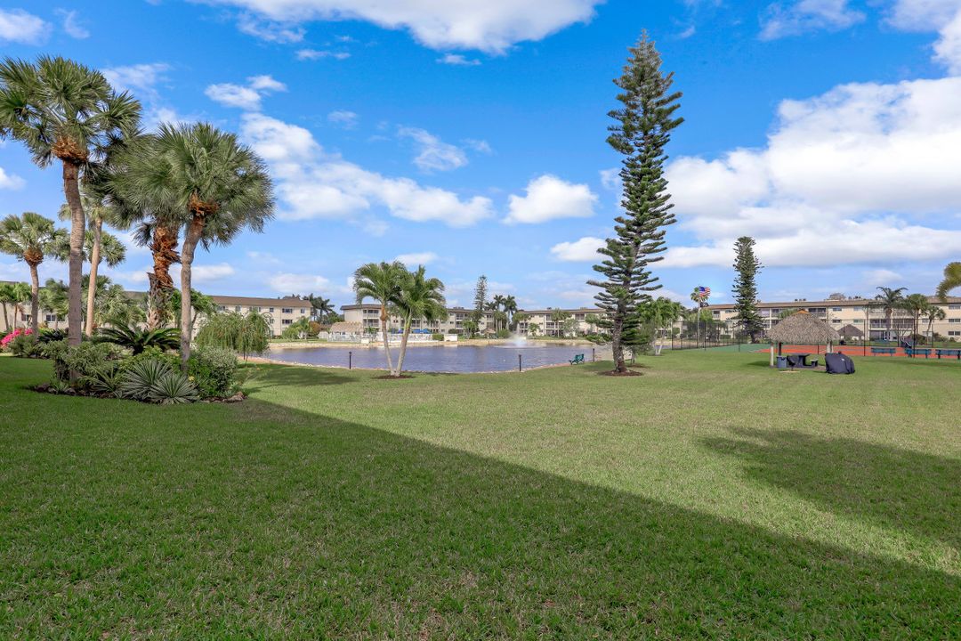 1004 Manatee Rd, Naples, FL 34114