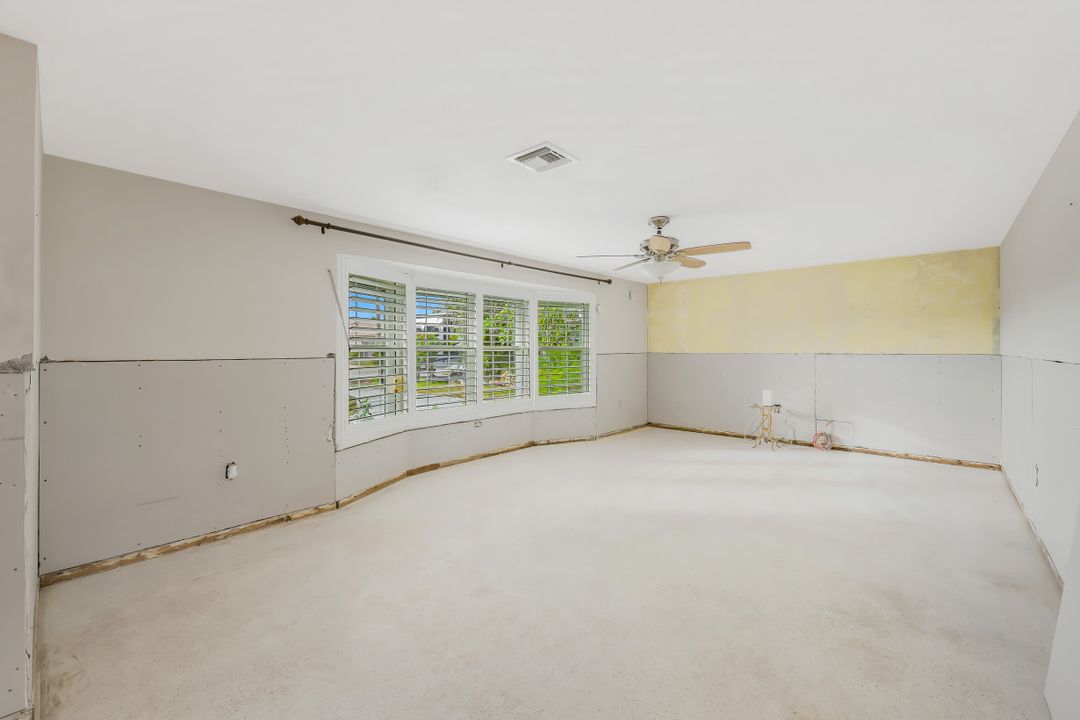 5305 Del Monte Ct, Cape Coral, FL 33904