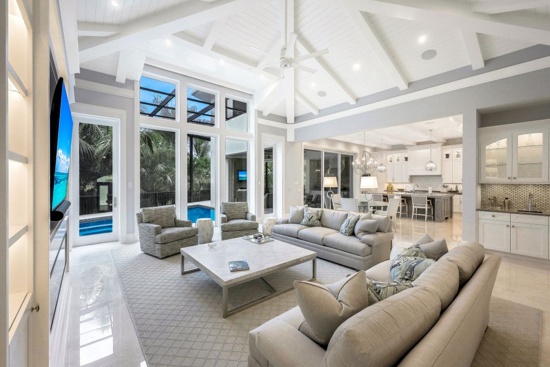 261 Hideaway Cir N, Marco Island, FL 34145