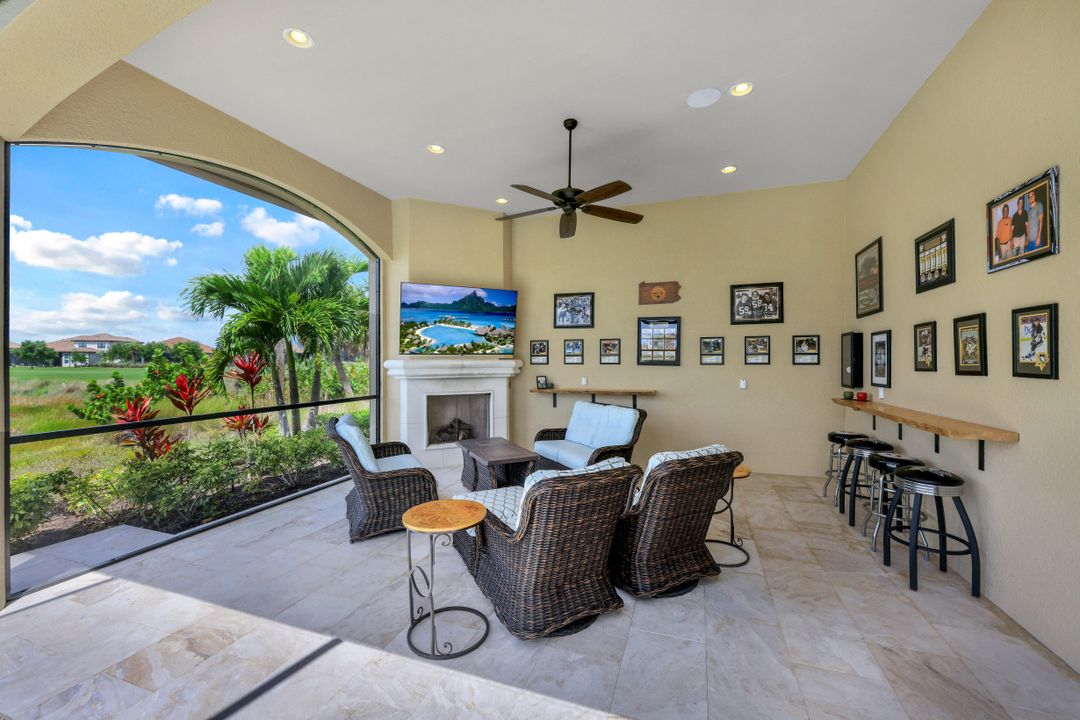 9004 Sorreno Ct, Naples, FL 34119