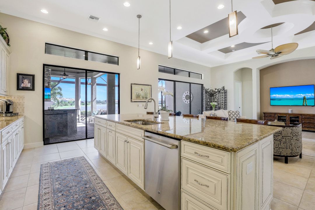 9418 Galliano Ter, Naples, FL 34119