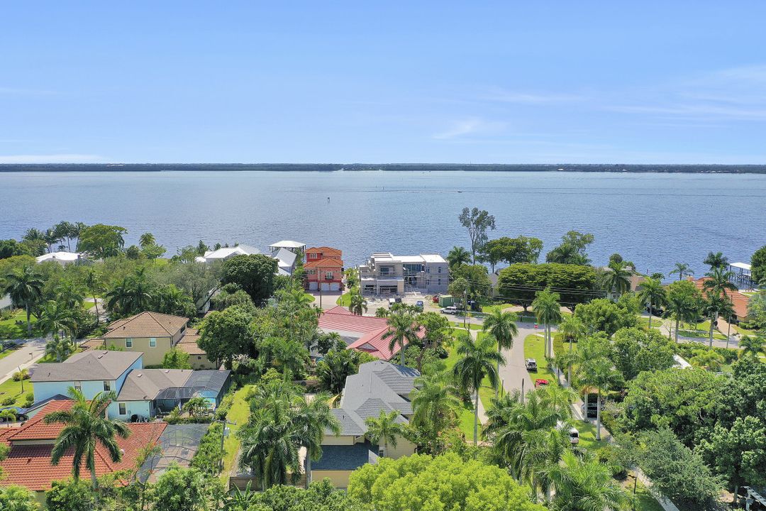 1320 Alcazar Ave, Fort Myers, FL 33901