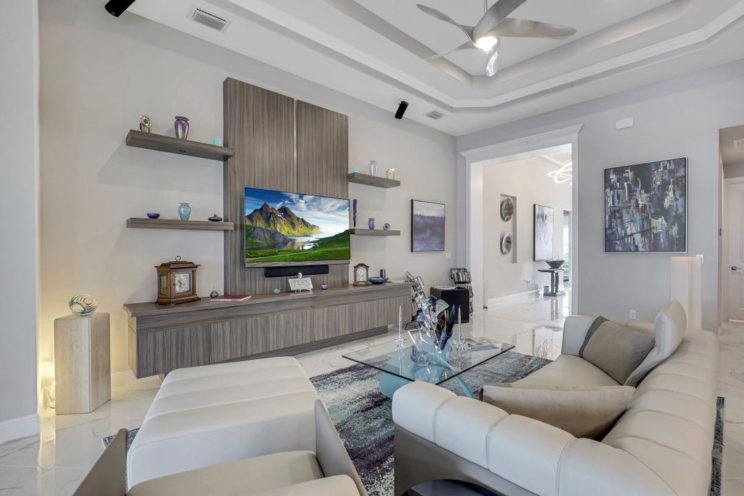 8961 Mustique Ln, Naples, FL 34114
