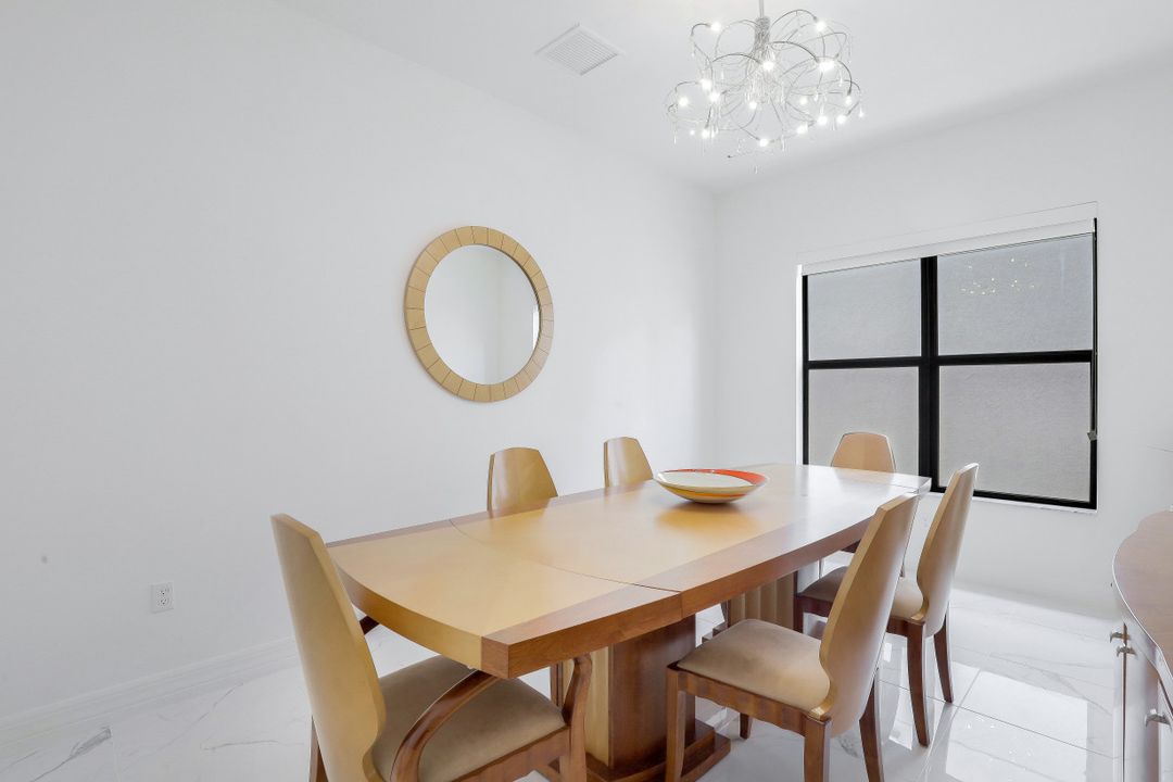 4488 Aurora St, Naples, FL 34119