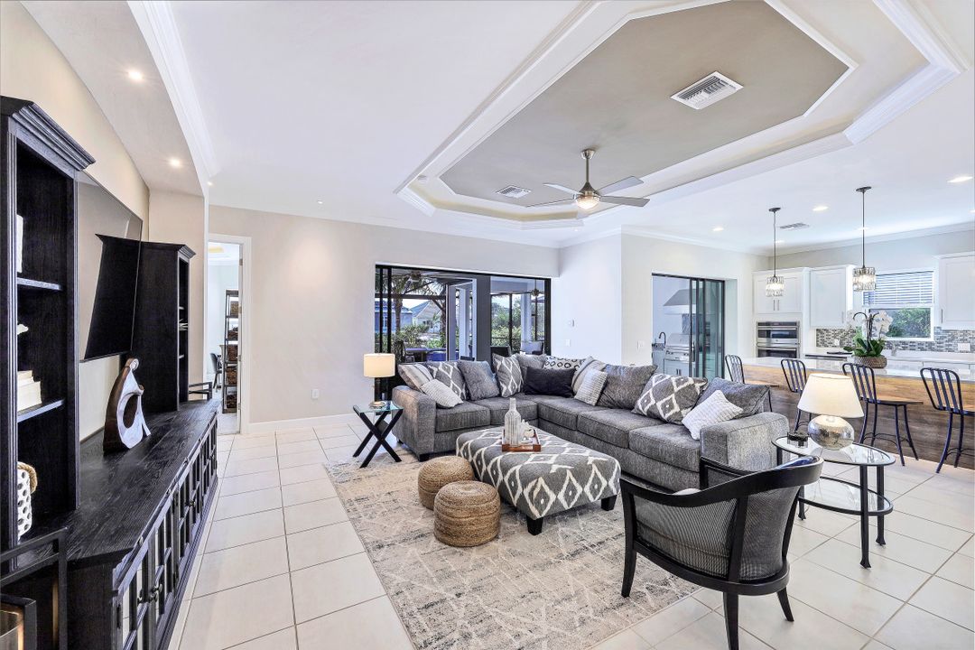 3274 Belon Ln, Naples, FL 34114