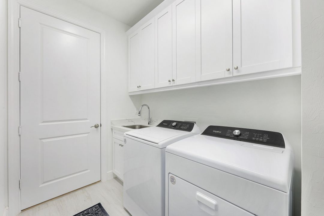 1030 22nd Ave NE, Naples, FL 34120