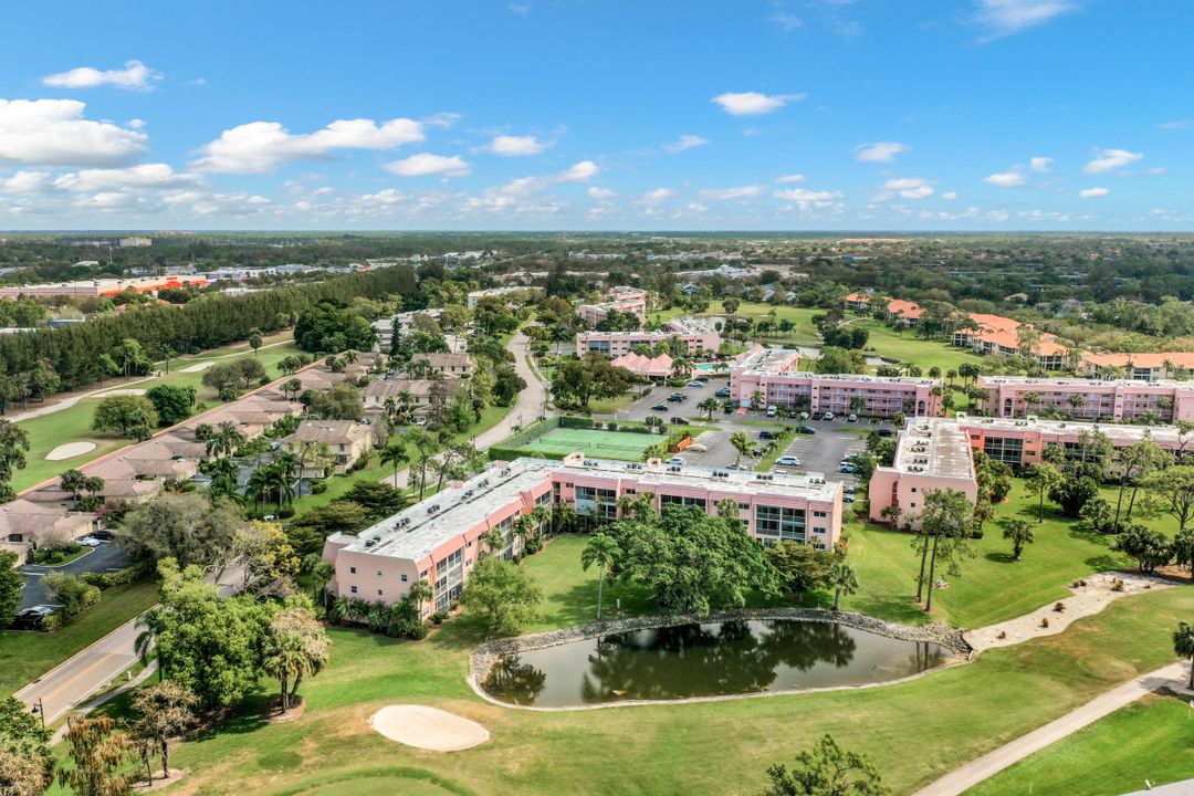 100 Forest Lakes Blvd #112, Naples, FL 34105