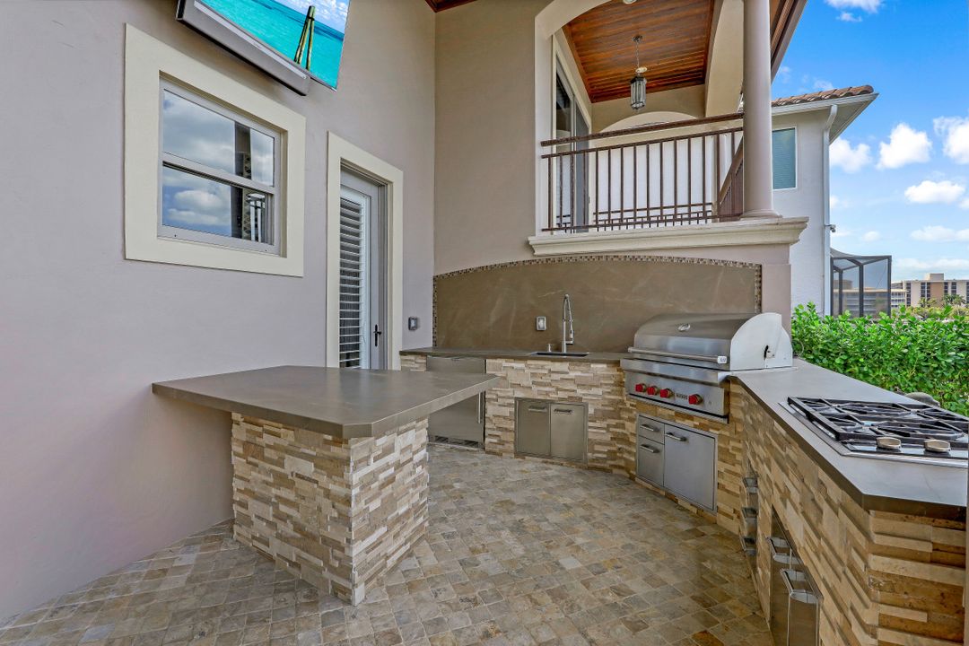 343 Oak Ave, Naples, FL 34108