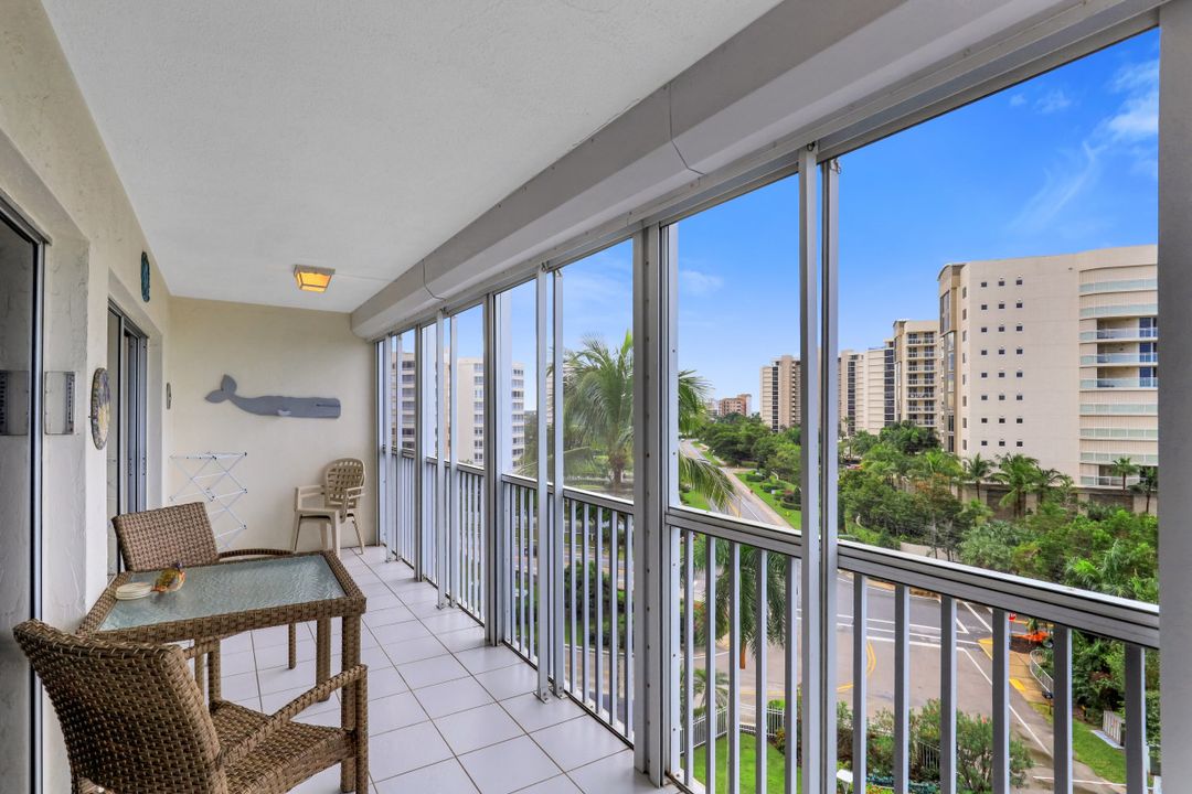 1 Bluebill Ave, Naples, FL 34108