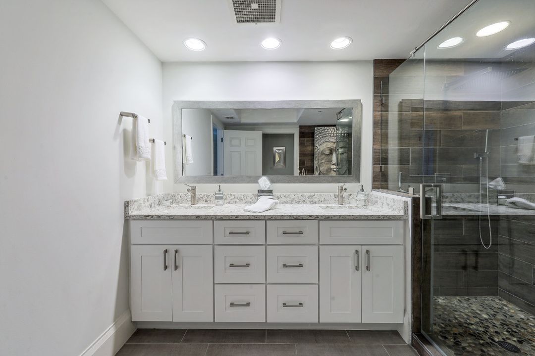 2748 Tiburon Blvd E #304, Naples, FL 34109