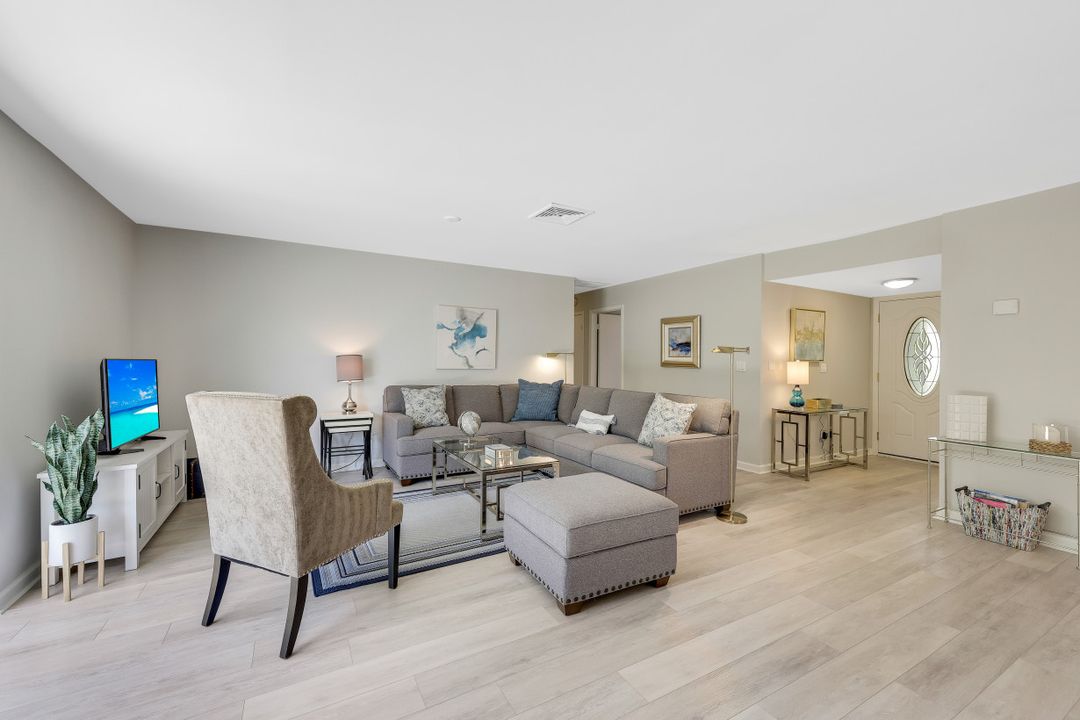 1320 Woodridge Ave, Naples, FL 34103