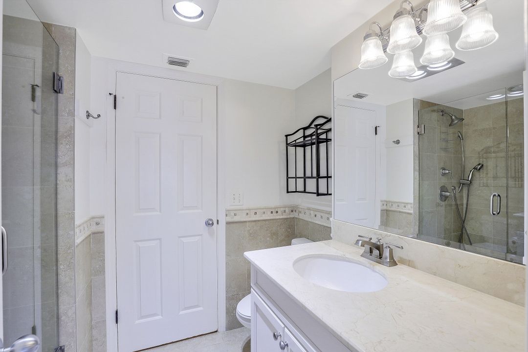 1900 Gulf Shore Blvd N #201, Naples, FL 34102