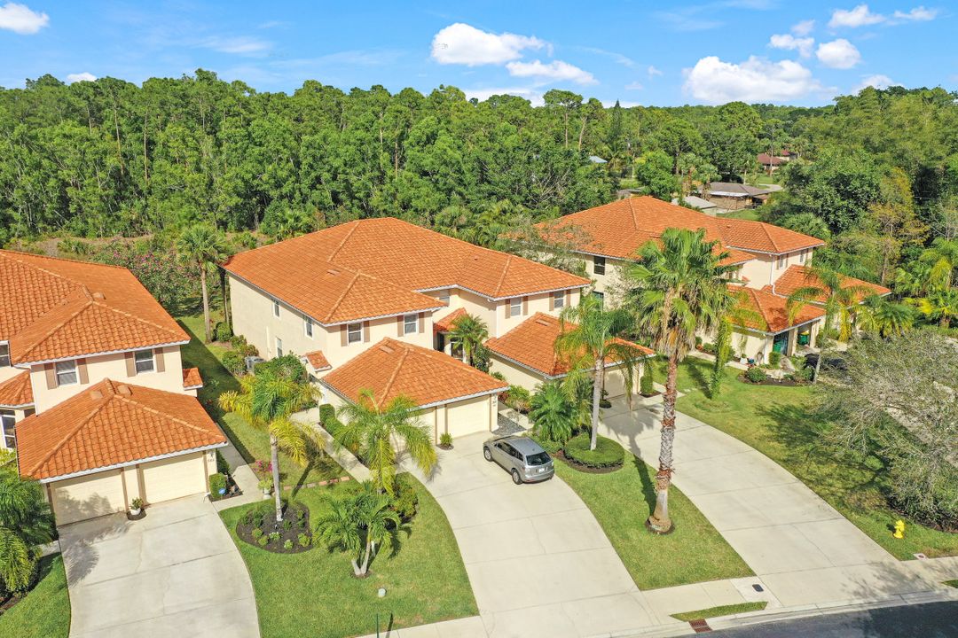 357 Robin Hood Cir #202, Naples, FL 34104