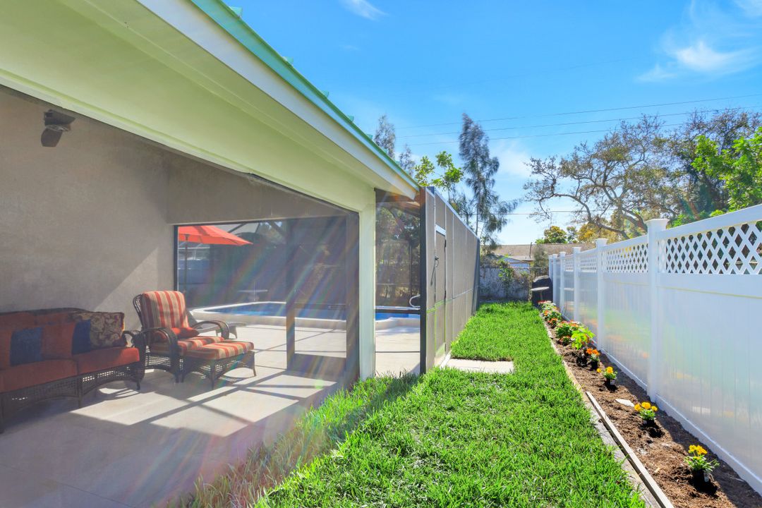 648 100th Ave N, Naples, FL 34108