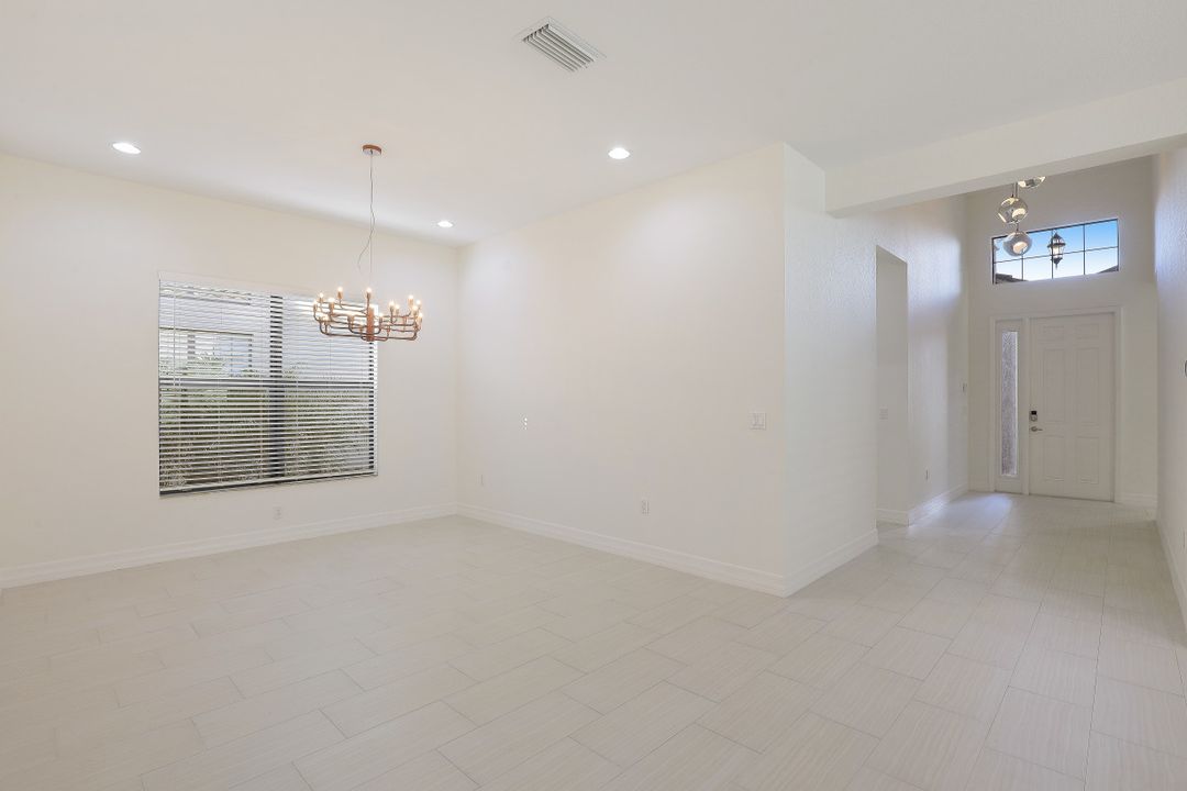 3171 Pacific Dr, Naples, FL 34119