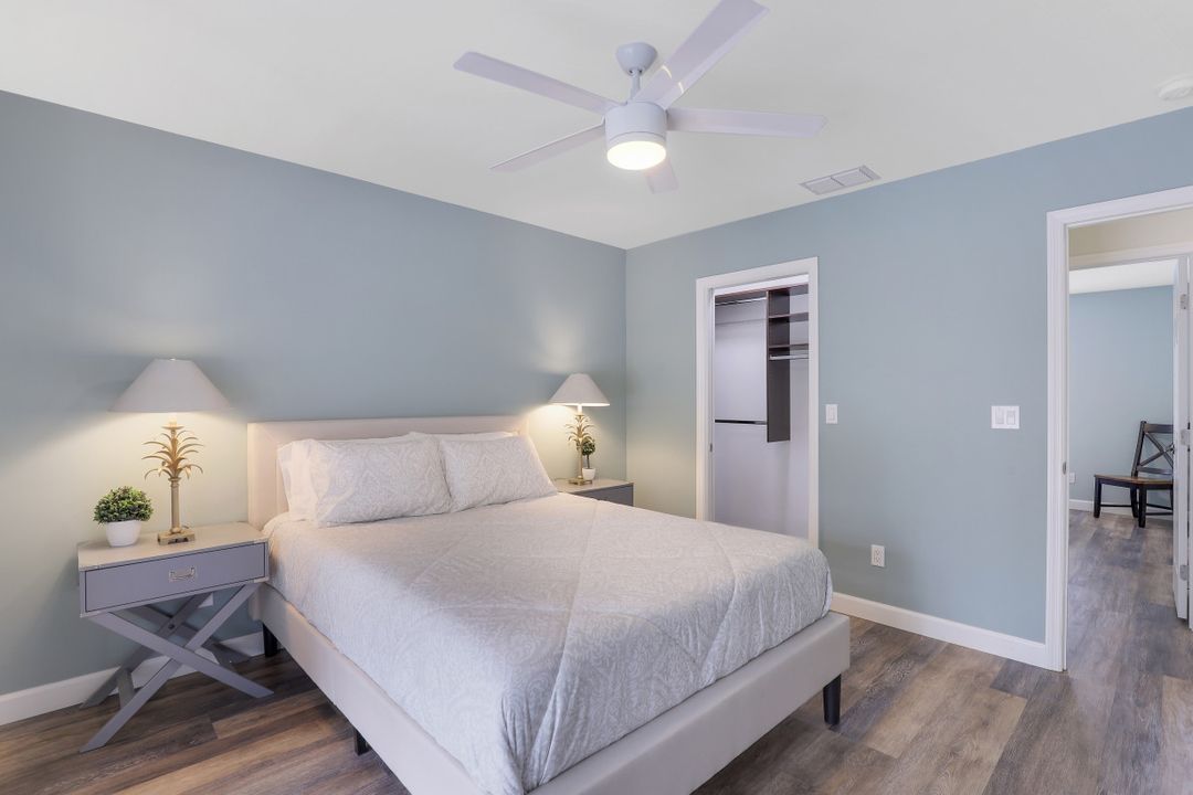 1960 16th St NE, Naples, FL 34120