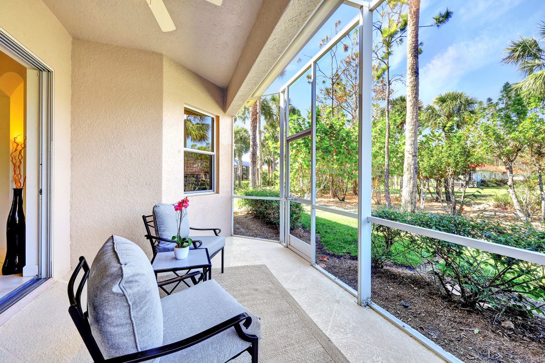 6104 Highwood Park Ln, Naples, FL 34110