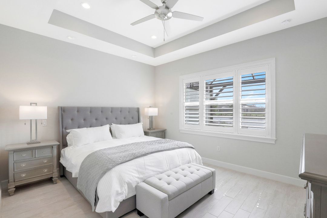 7075 Dominica Dr, Naples, FL 34113