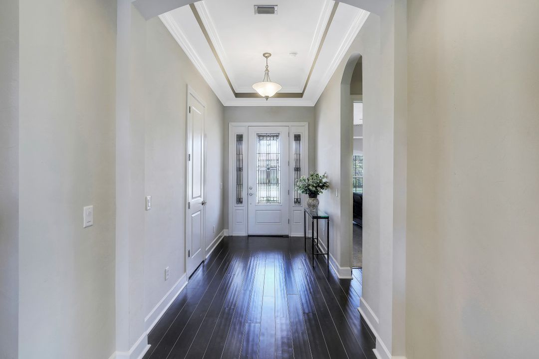 9123 Trivoli Ter, Naples, FL 34119