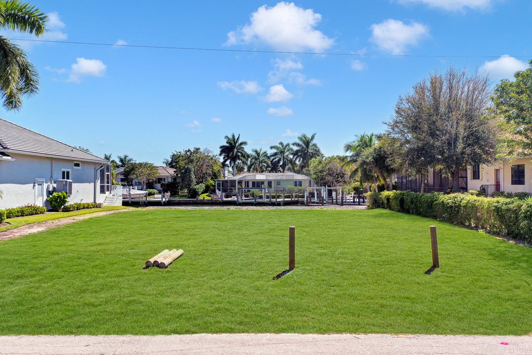 979 Daisy Ct, Marco Island, FL 34145