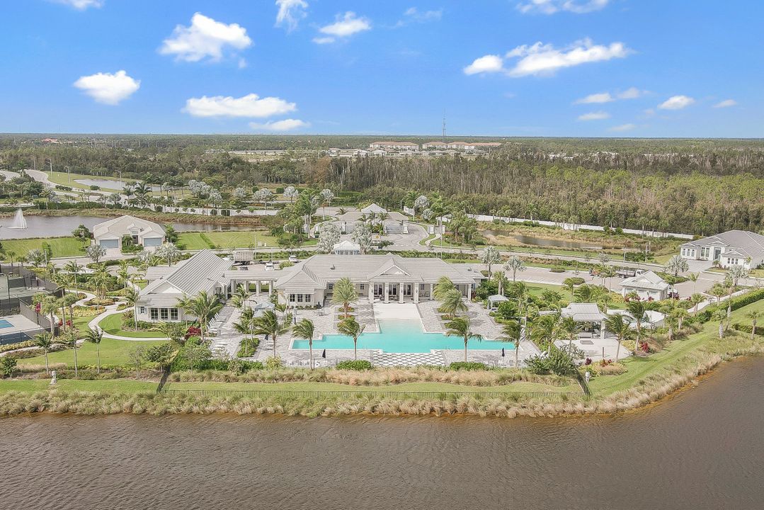 8967 St Lucia Dr, Naples, FL 34114