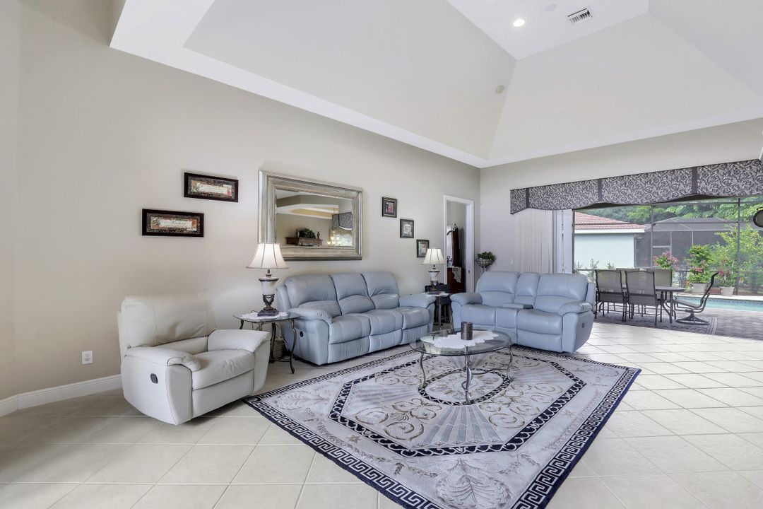 10259 Avonleigh Dr, Bonita Springs, FL 34135