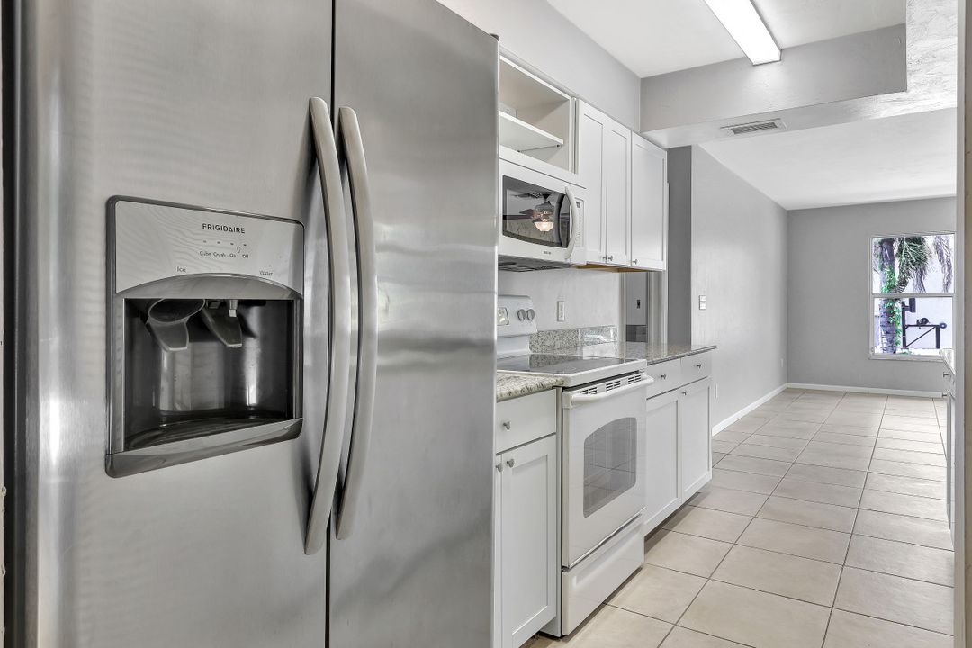 6581 Sable Ridge Ln, Naples, FL 34109