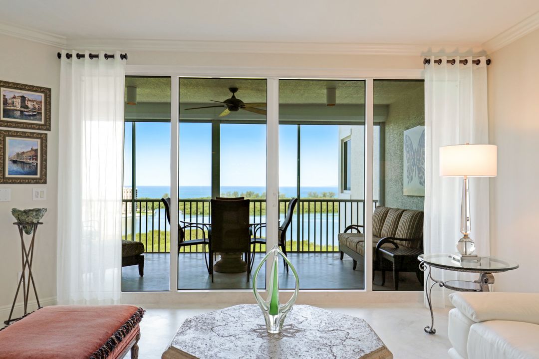 265 Indies Way #1402, Naples, FL 34110