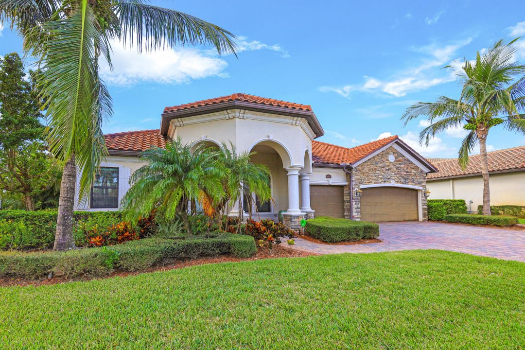 9563 Firenze Cir, Naples, FL 34113