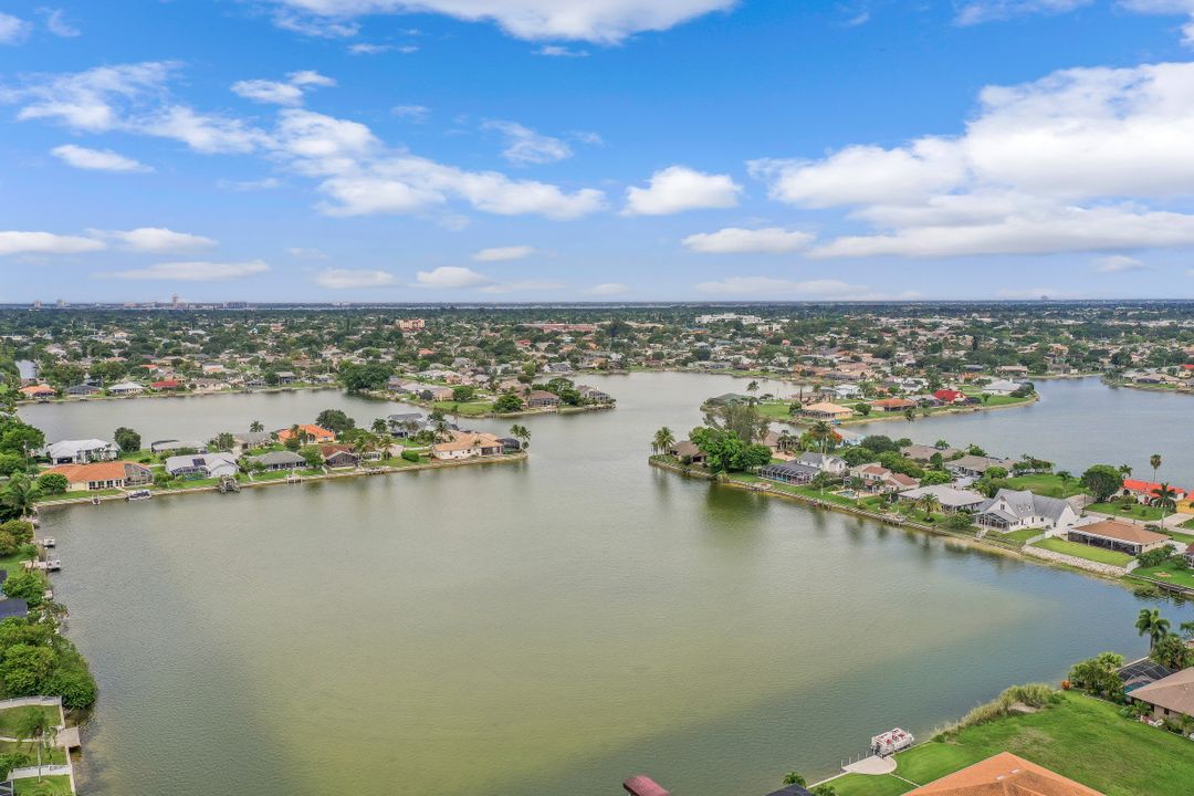 28 SE 12th Ave, Cape Coral, FL 33990