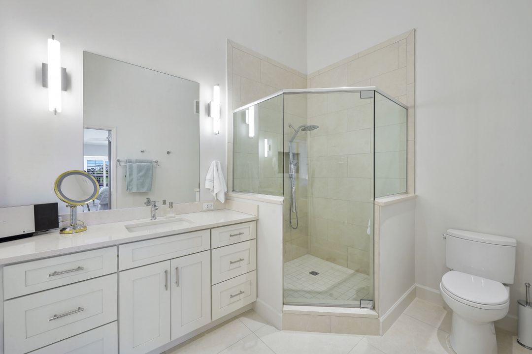 3552 Windjammer Cir #902, Naples, FL 34112