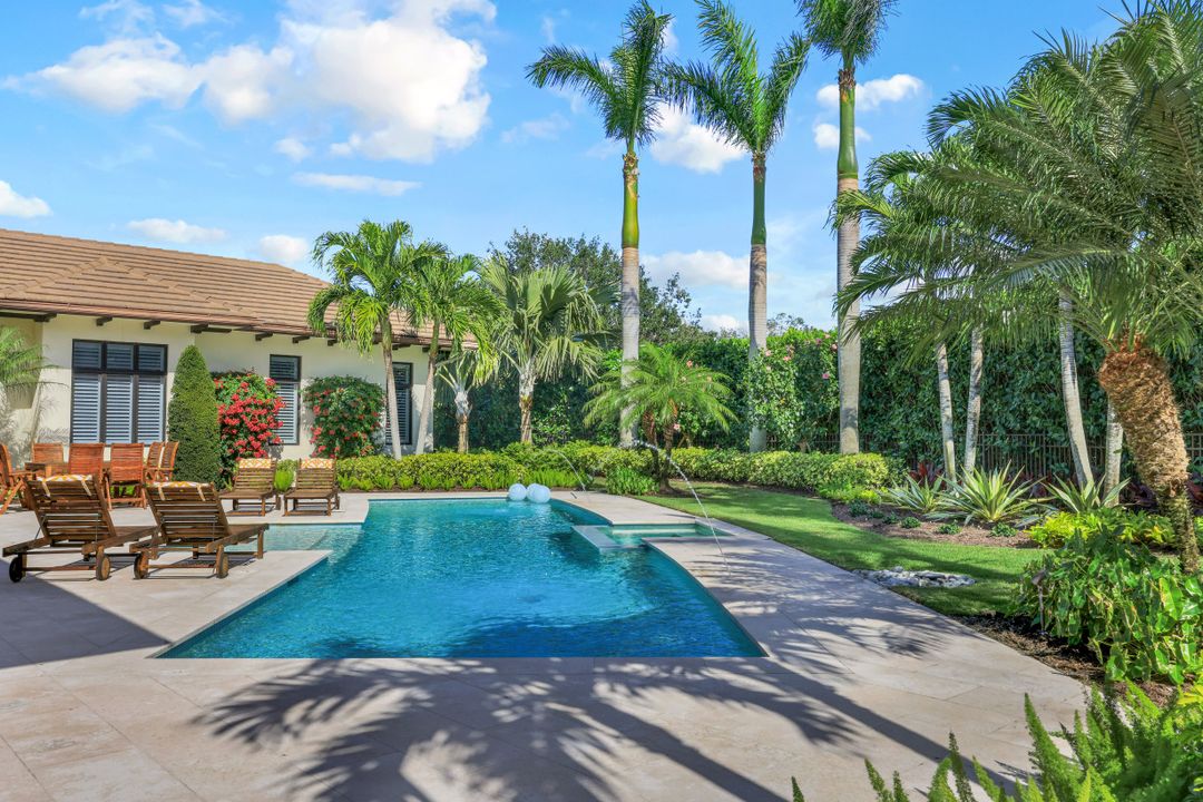 2546 Augusta Dr, Naples, FL 34109